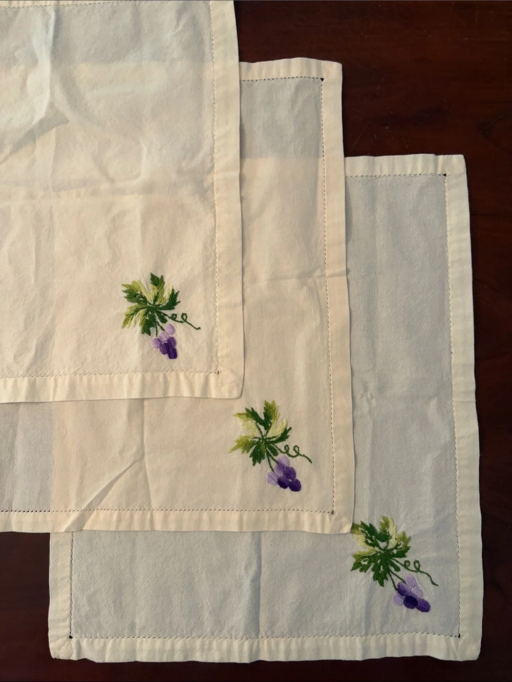 Set of 3 Embroidered Cloth Napkins Purple Grape Vine Floral Table Linens